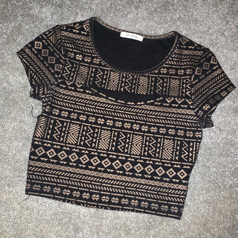 Black and gold crop top